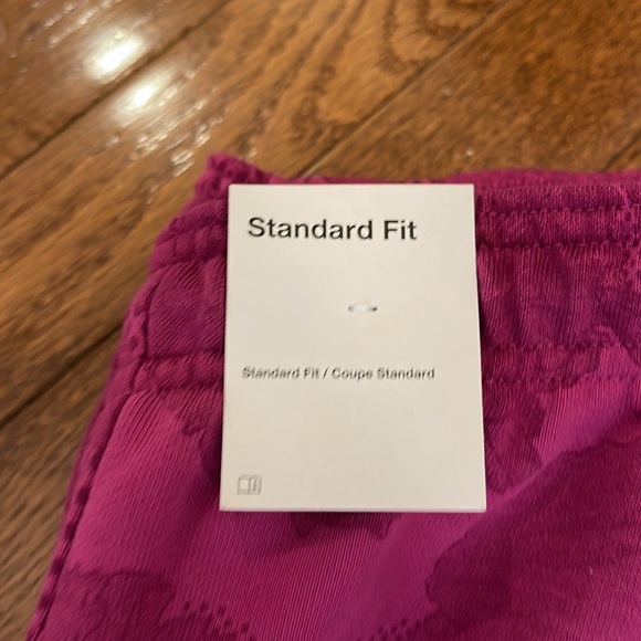 NWT Nike standard Issue Basketball sweatpants - Picture 3 of 7